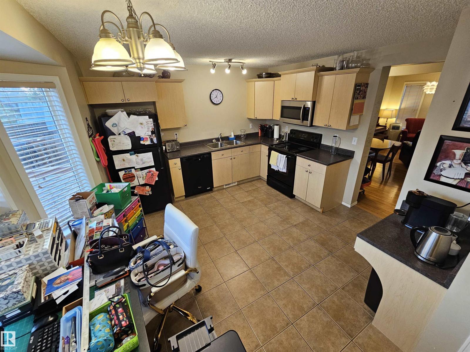 Photo 10 of 2333 Aspen Tr, Sherwood Park AB