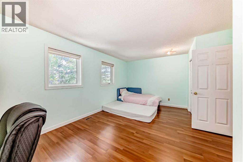 Single Family House for Sale in    Avenue SW Glendale Calgary 