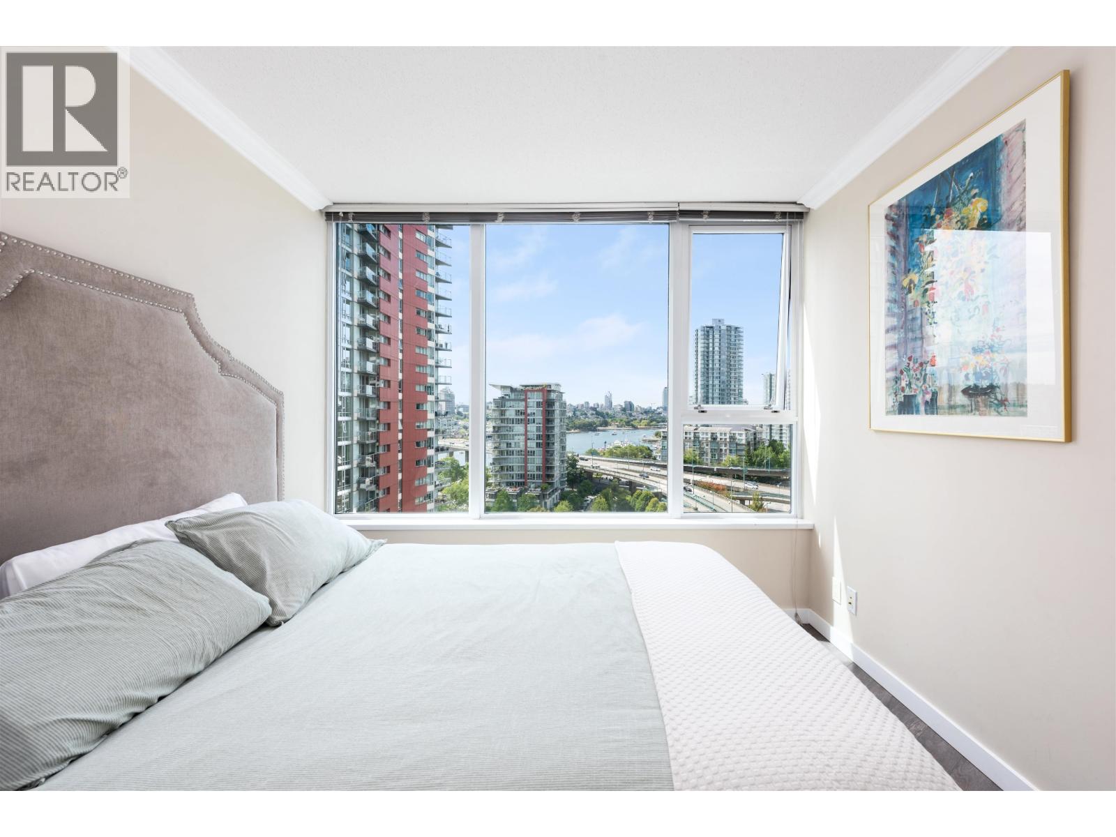 Photo 11 of 1606 33 Smithe Street, Vancouver BC