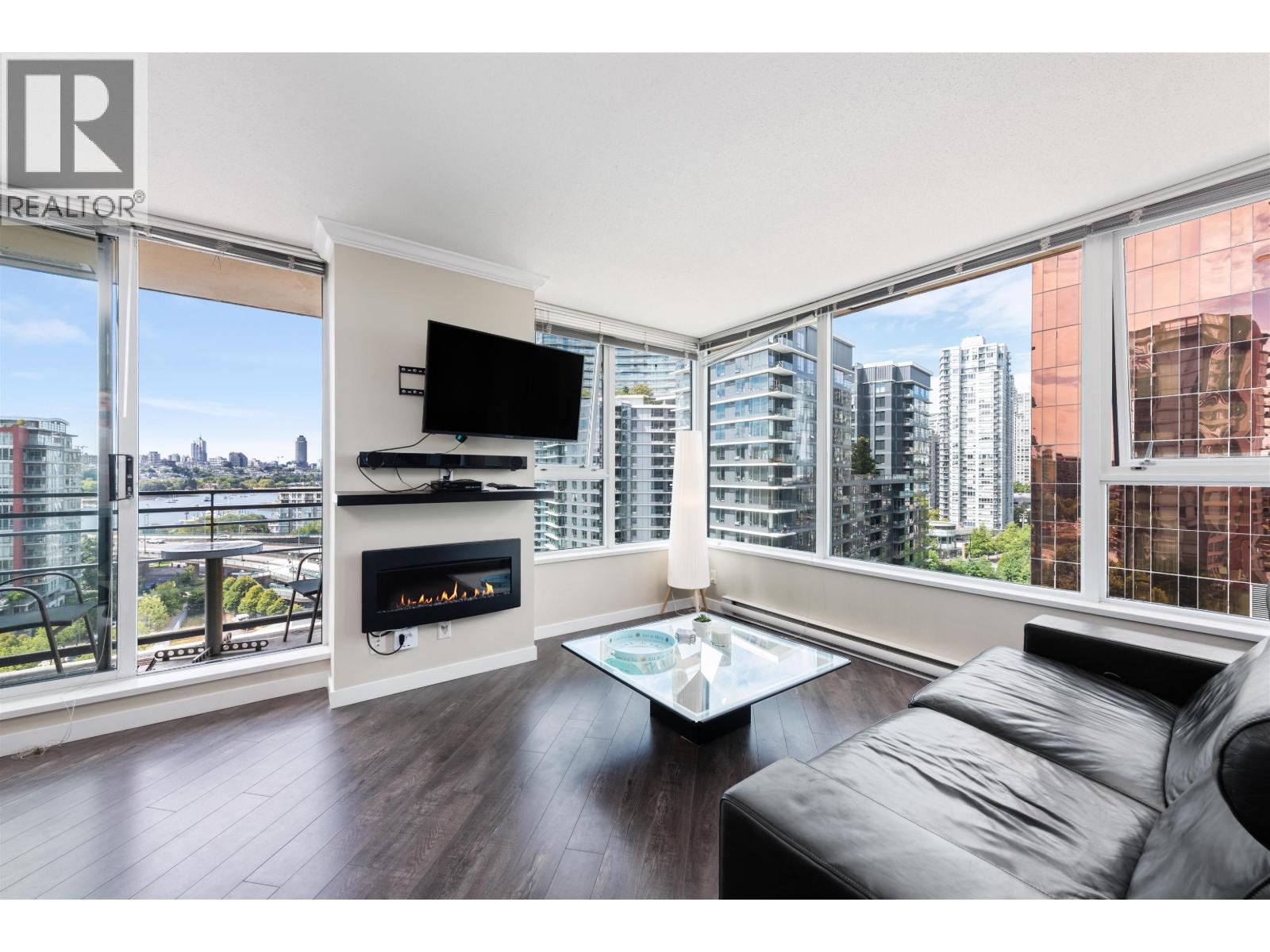 Photo 4 of 1606 33 Smithe Street, Vancouver BC