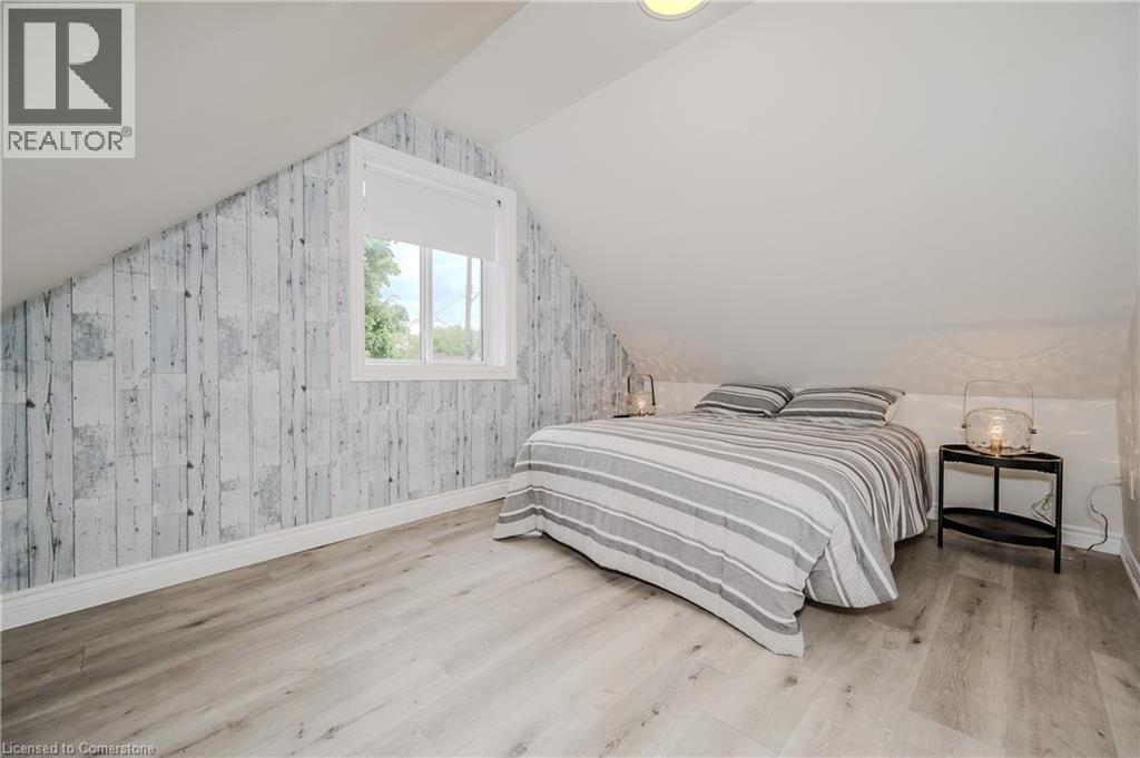 Photo 4 of 273 Britannia Avenue, Hamilton ON