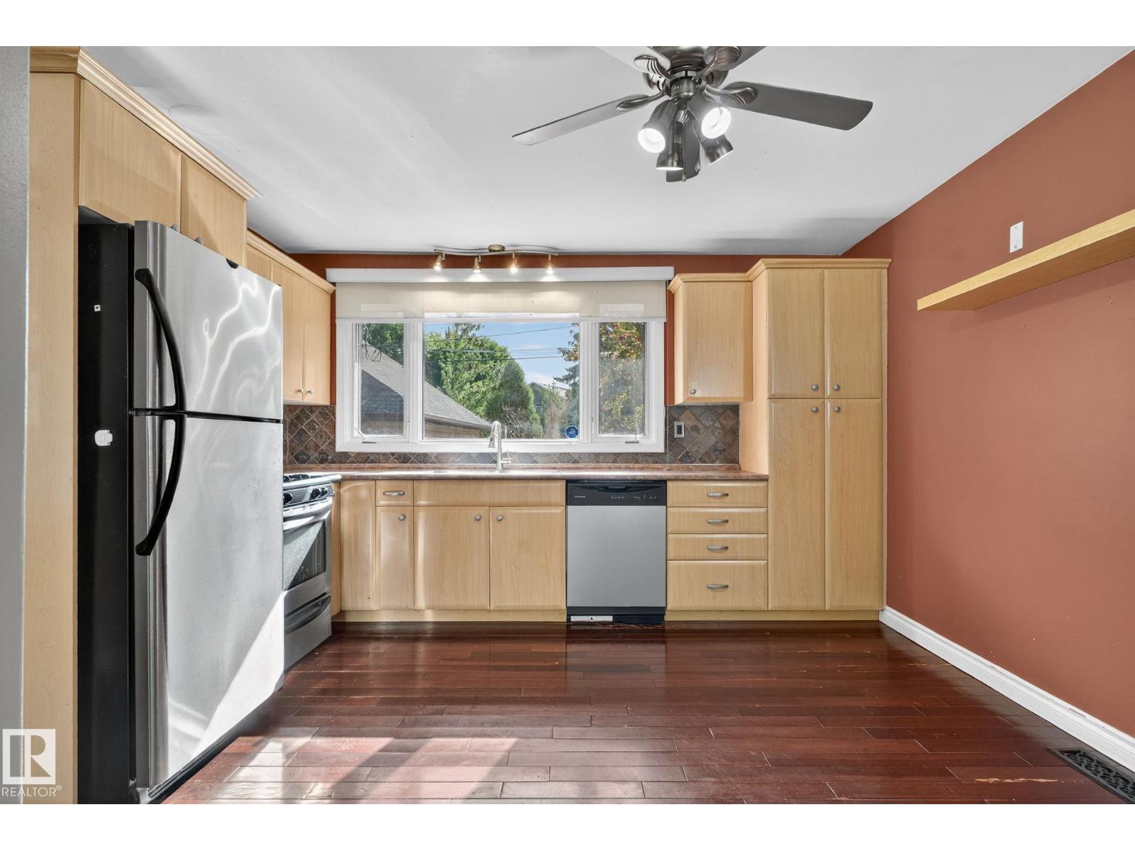 Photo 19 of 9239 148 St Nw, Edmonton AB