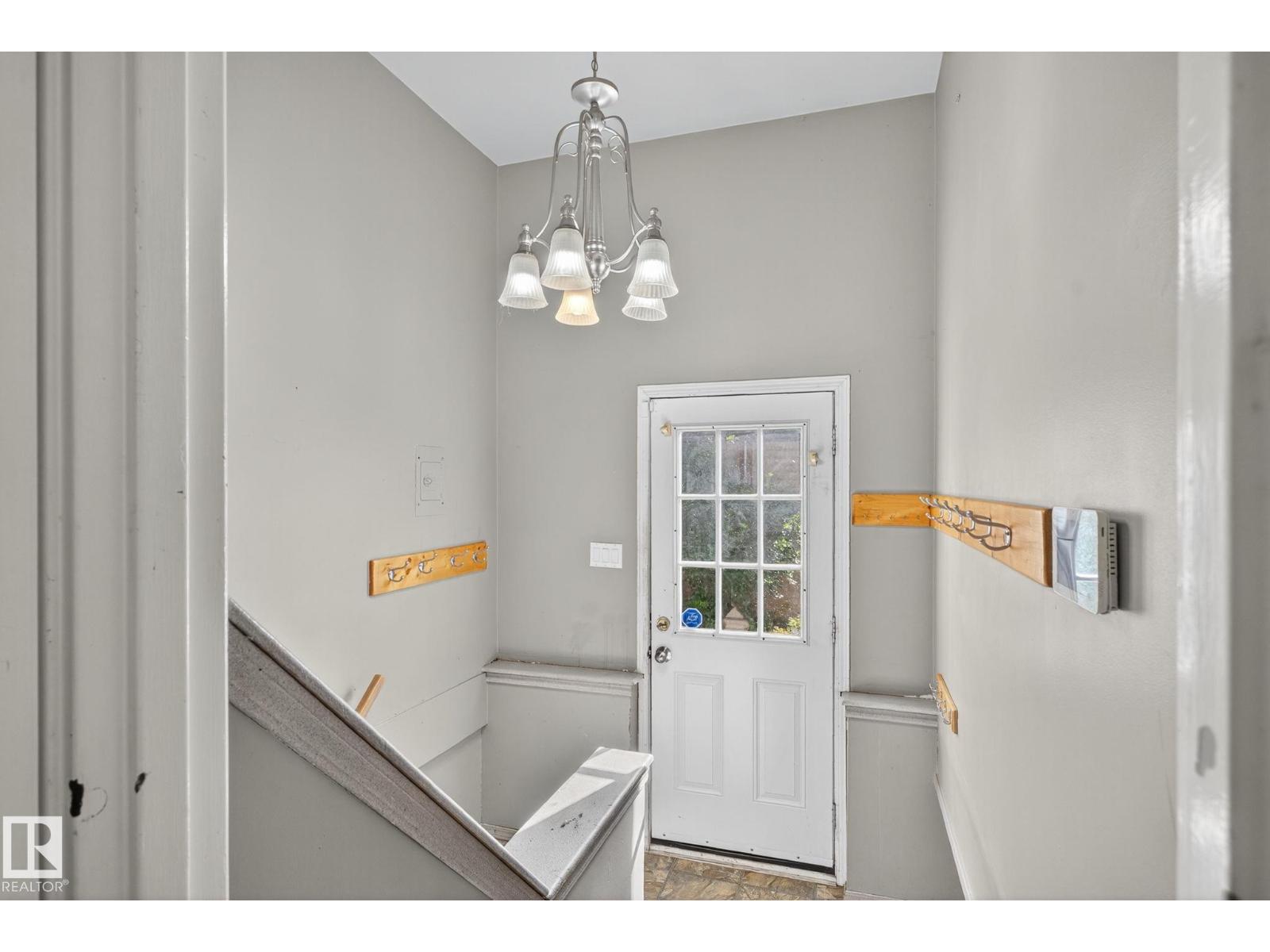 Photo 31 of 9239 148 St Nw, Edmonton AB
