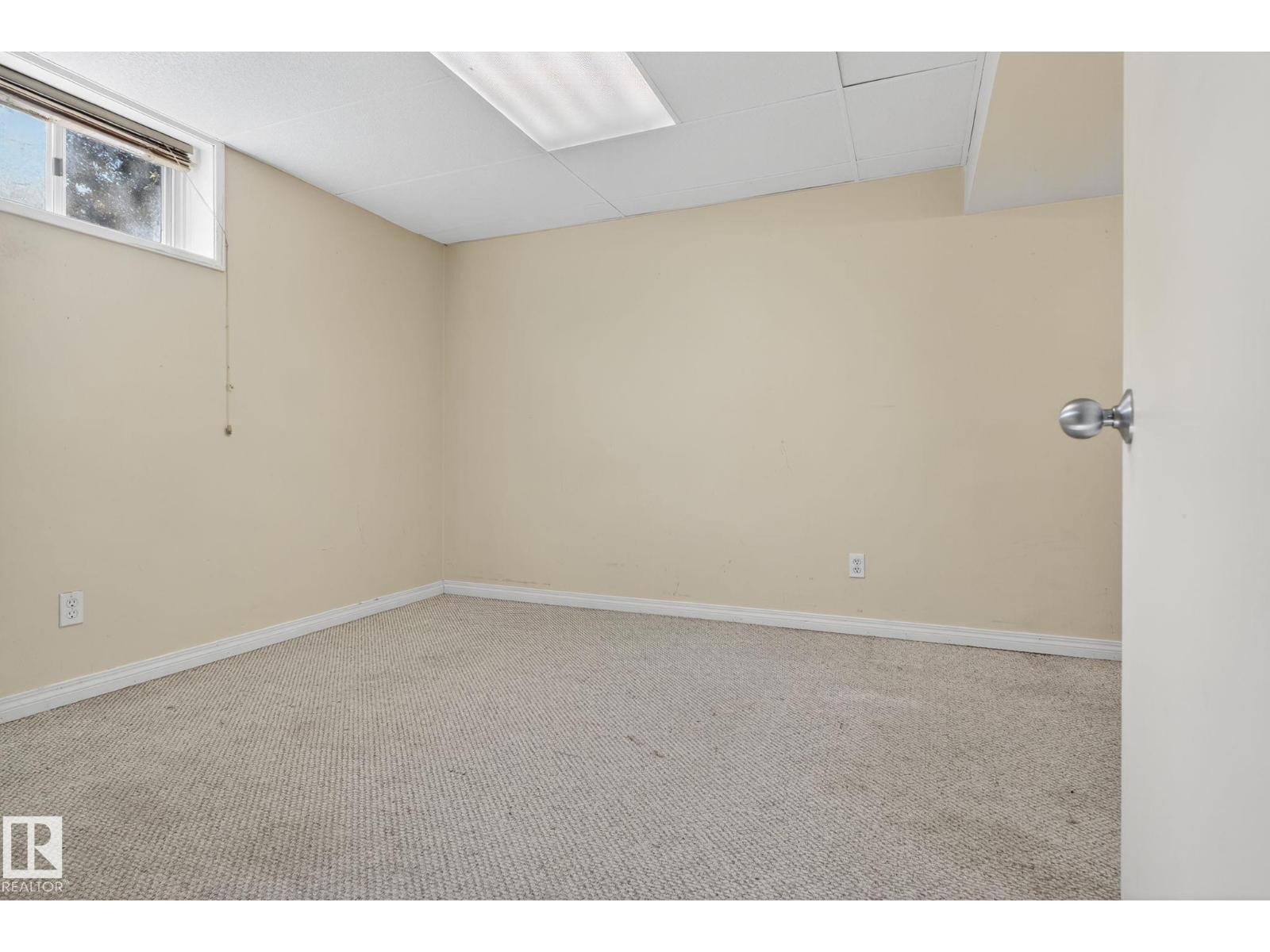 Photo 40 of 9239 148 St Nw, Edmonton AB