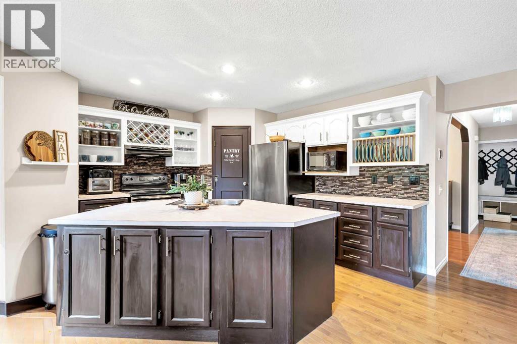 Single Family House for Sale in  Sundown Way SE Sundance Calgary 
