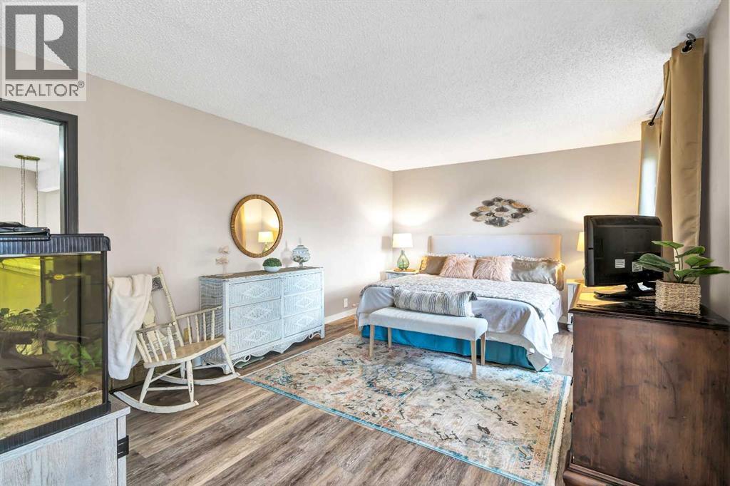 Single Family House for Sale in  Sundown Way SE Sundance Calgary 
