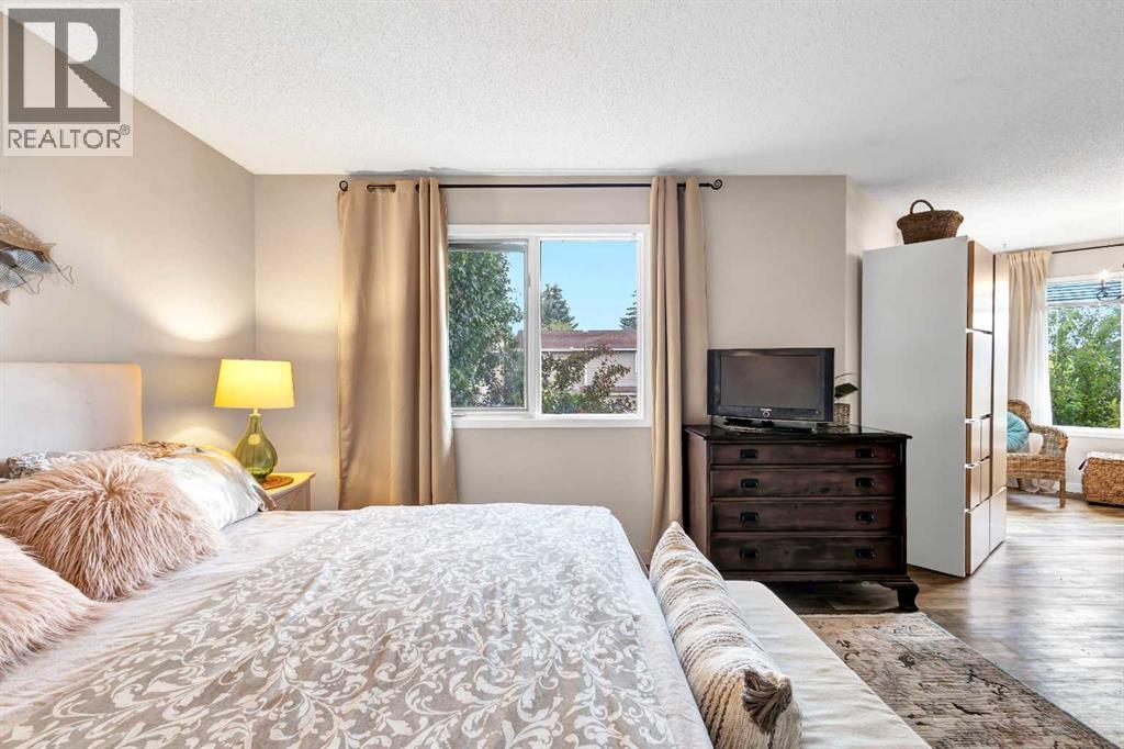 Single Family House for Sale in  Sundown Way SE Sundance Calgary 