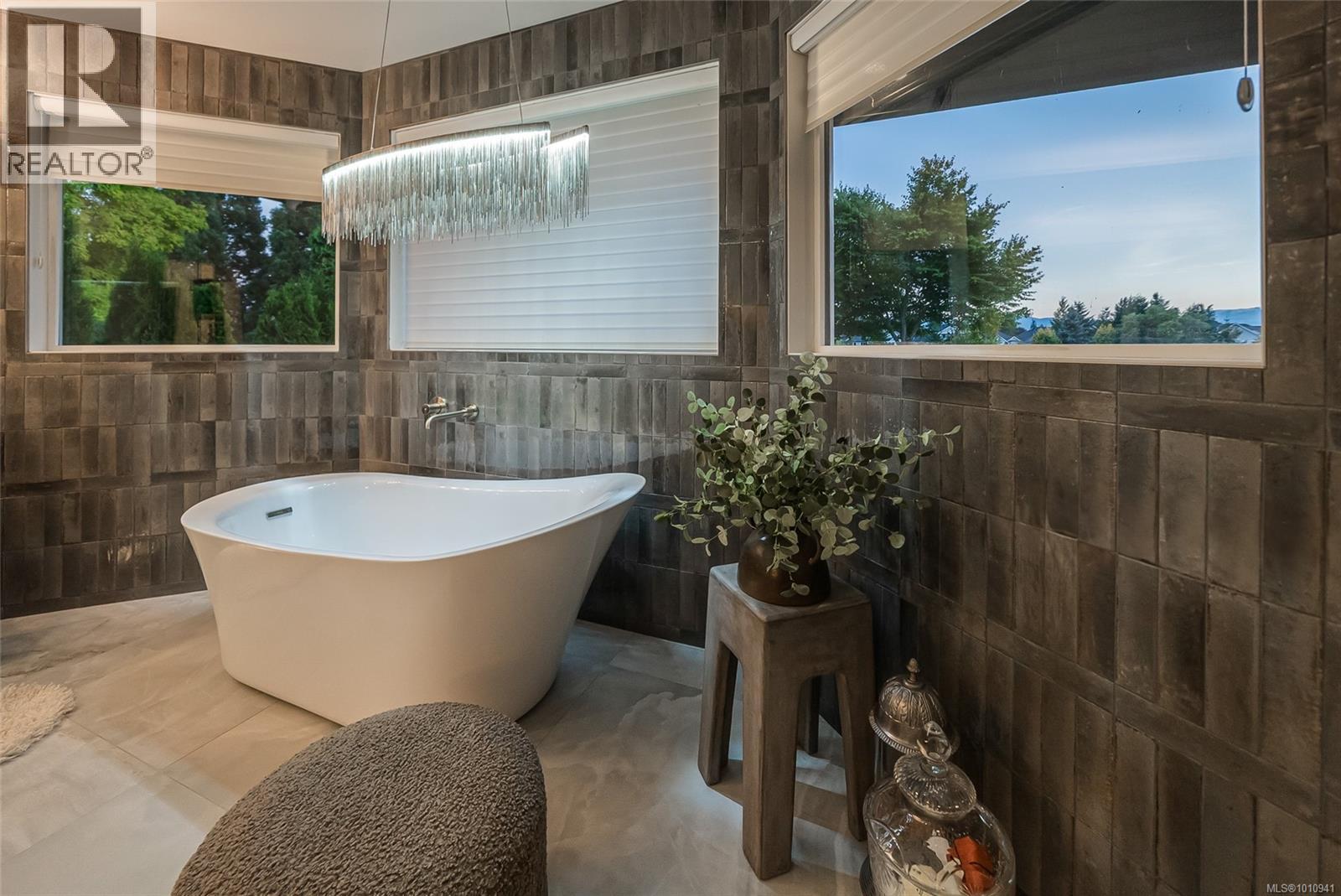 3088 Kensington Cres, Courtenay