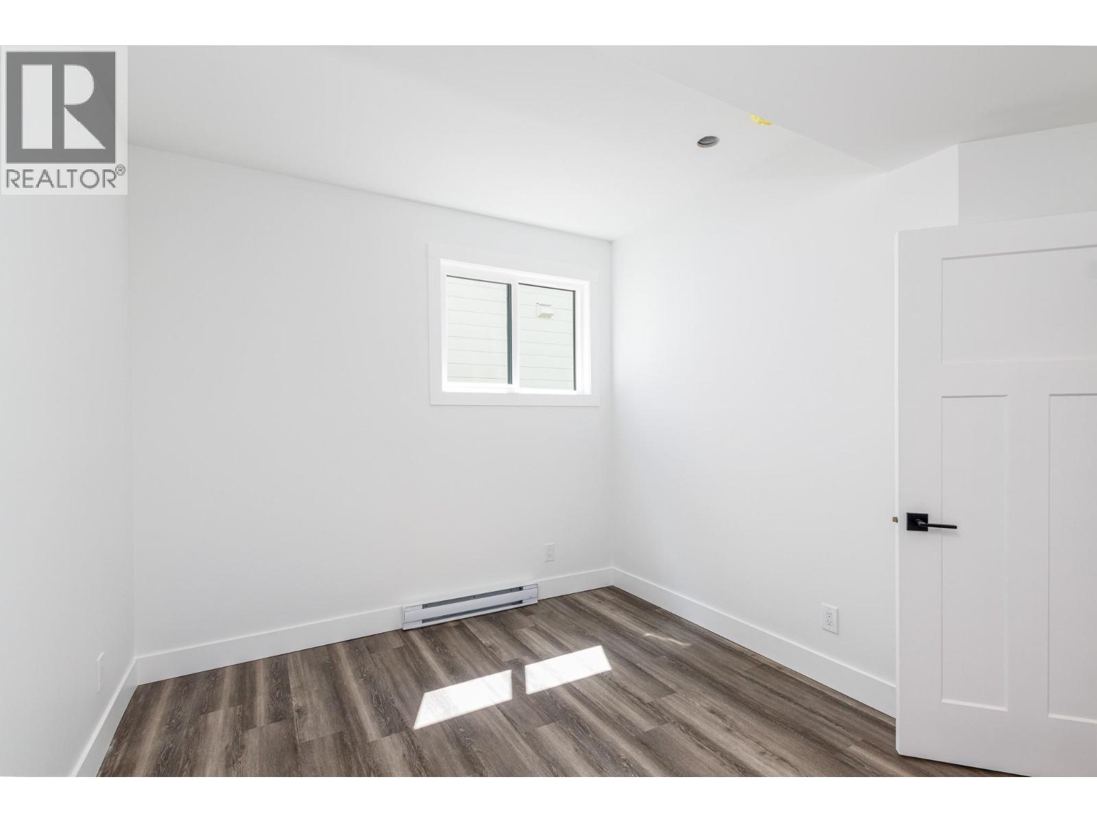 Photo 1 of 1401 21 Street Ne, Salmon Arm BC