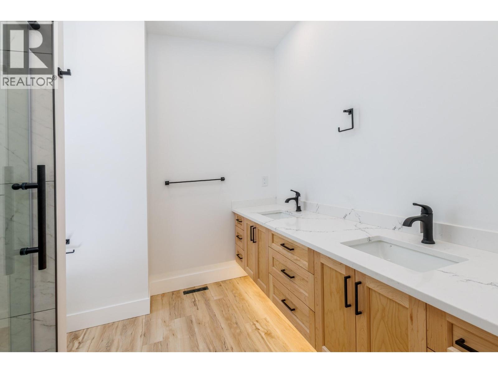 Photo 19 of 1401 21 Street Ne, Salmon Arm BC
