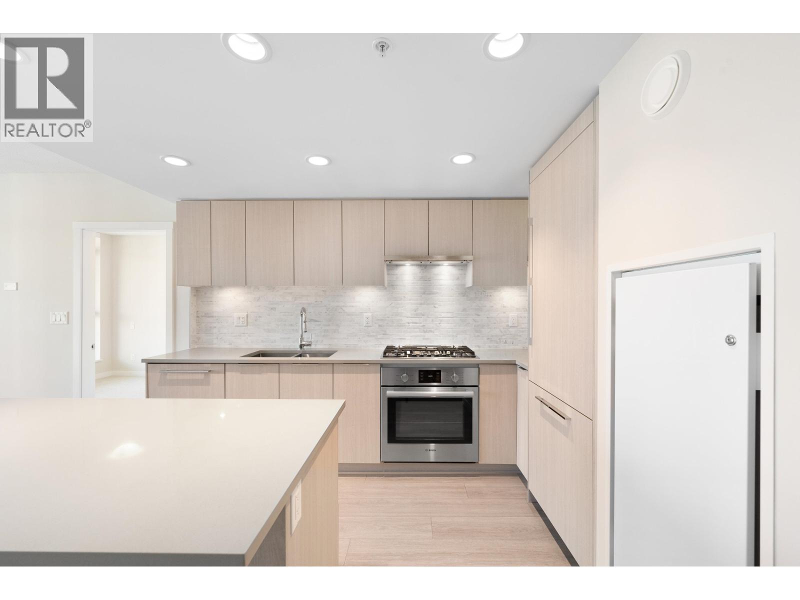 Photo 8 of 2607 1182 Westwood Street, Coquitlam BC