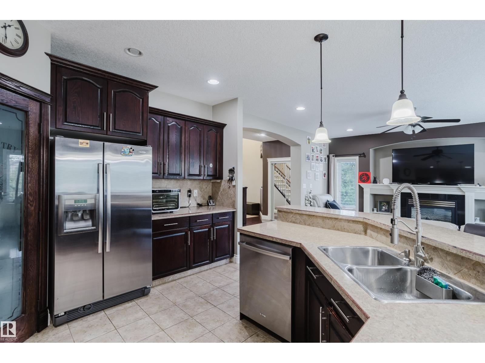 Photo 19 of 3359 18 St Nw, Edmonton AB