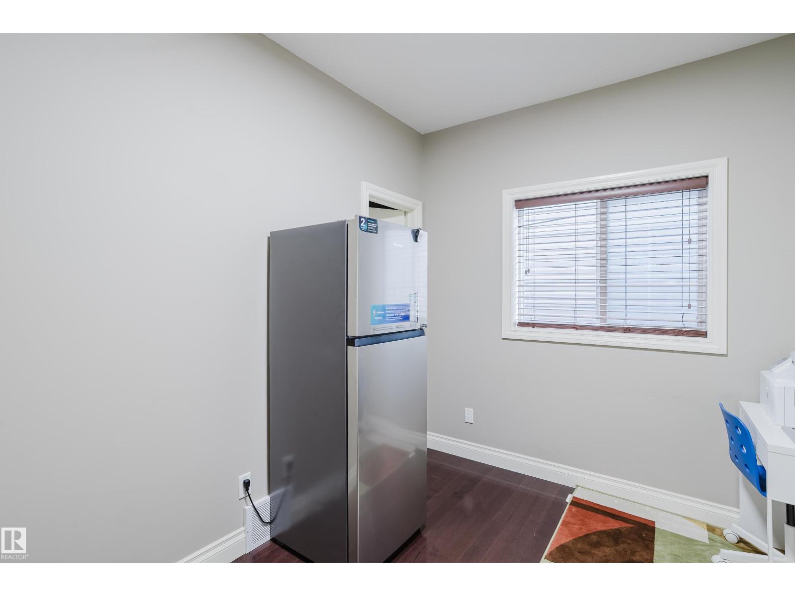 Photo 46 of 3359 18 St Nw, Edmonton AB