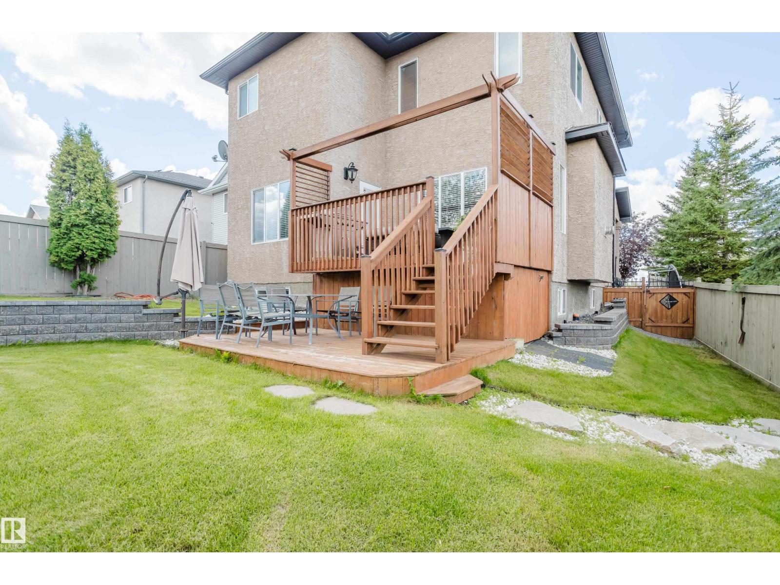 Photo 22 of 3359 18 St Nw, Edmonton AB