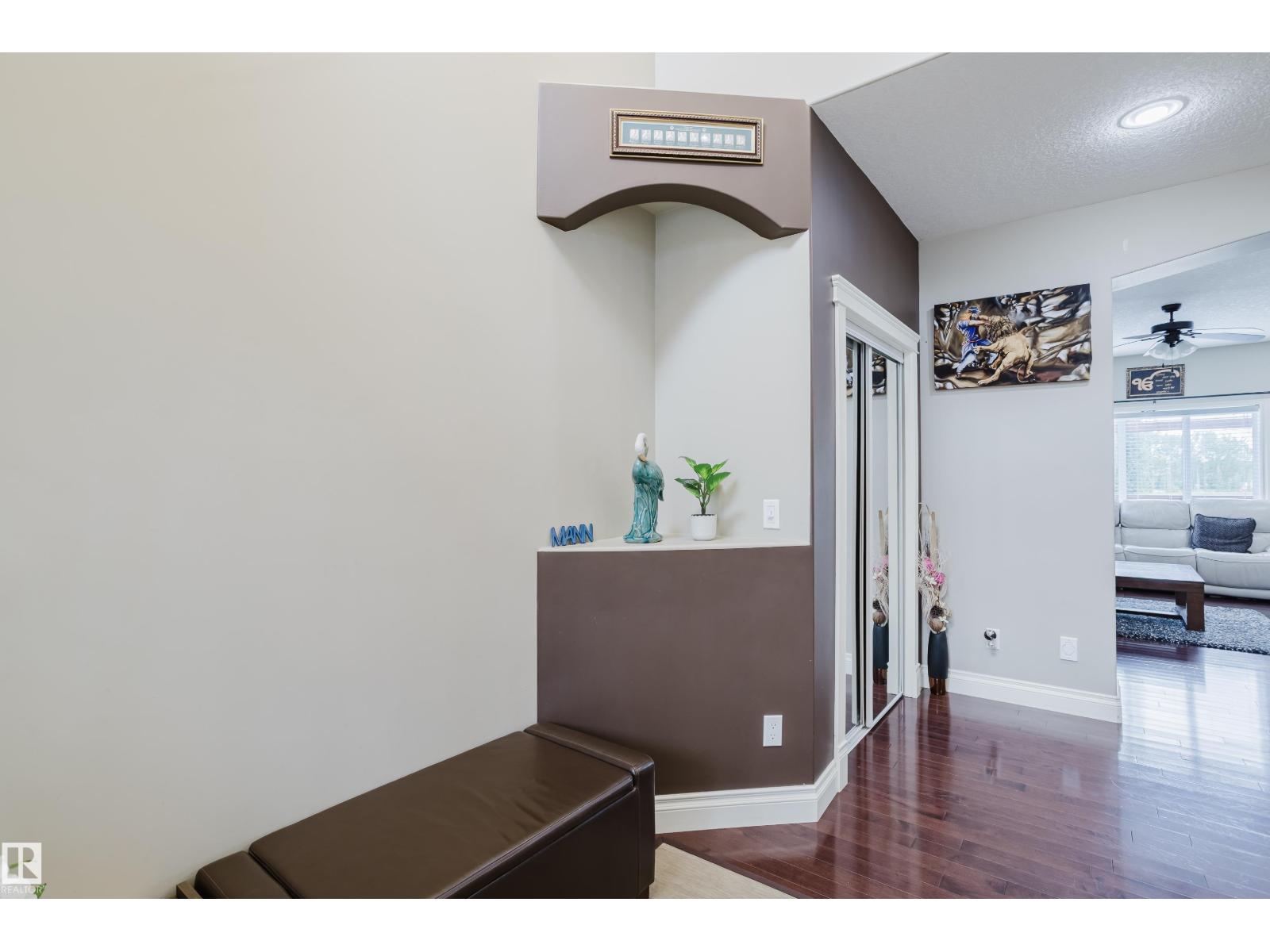 Photo 43 of 3359 18 St Nw, Edmonton AB