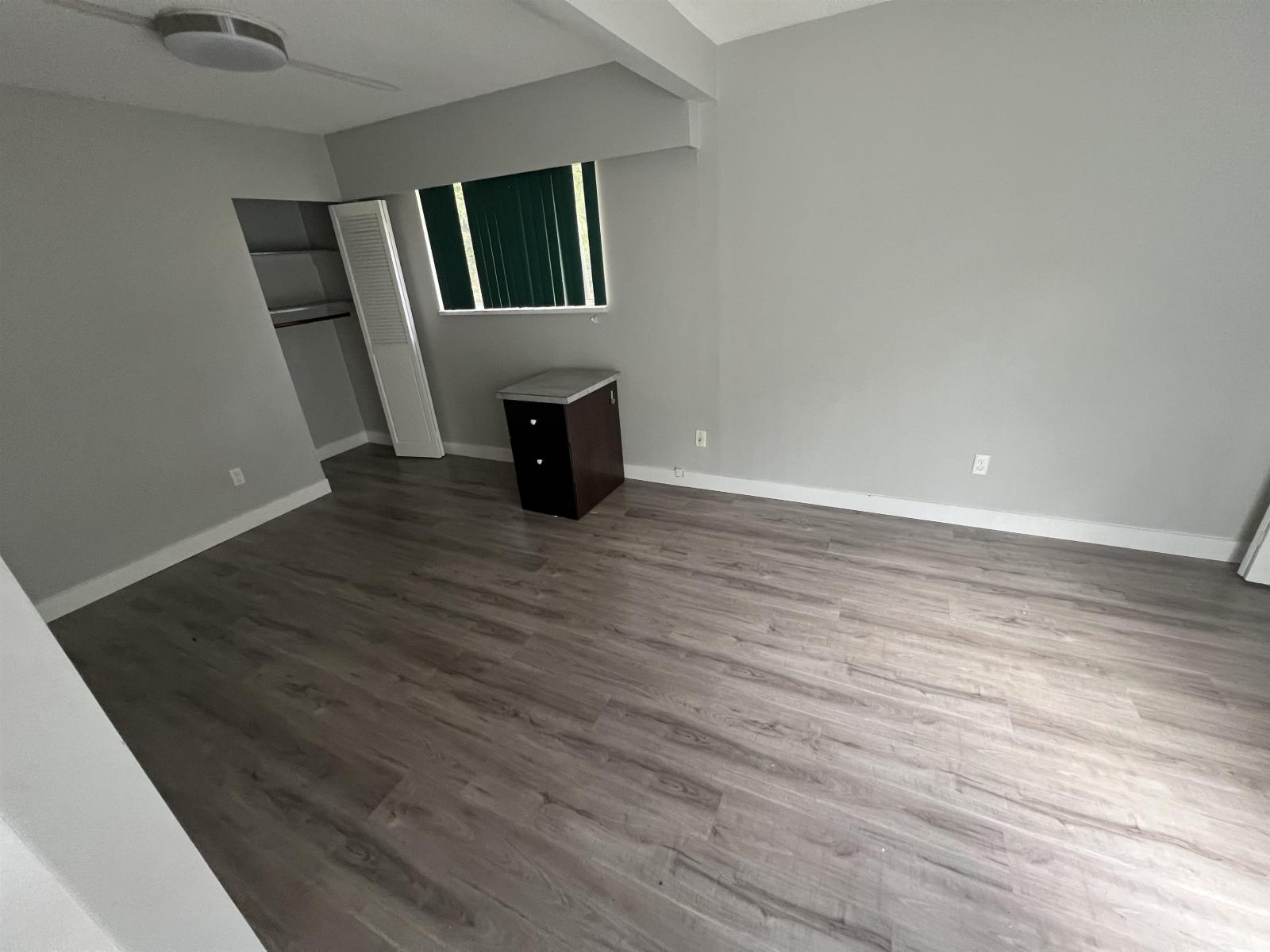 Photo 5 of 20890 42 Avenue, Langley BC