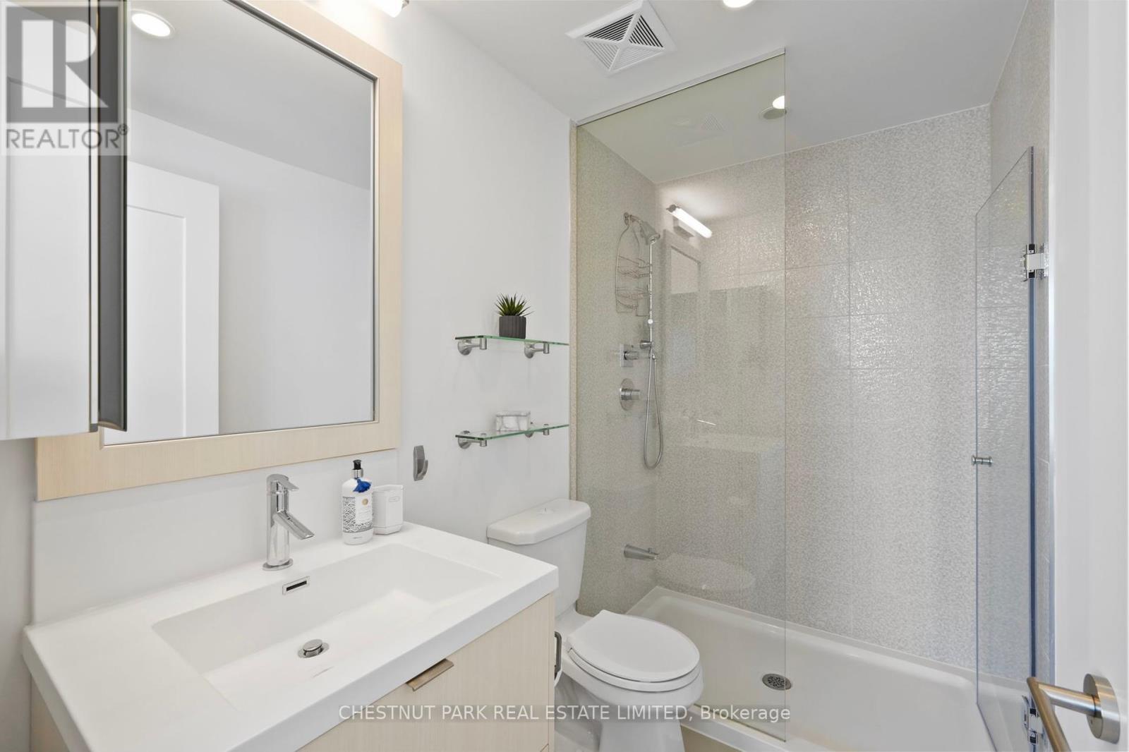 Photo 2 of 1220 38 Cameron Street, Toronto ON