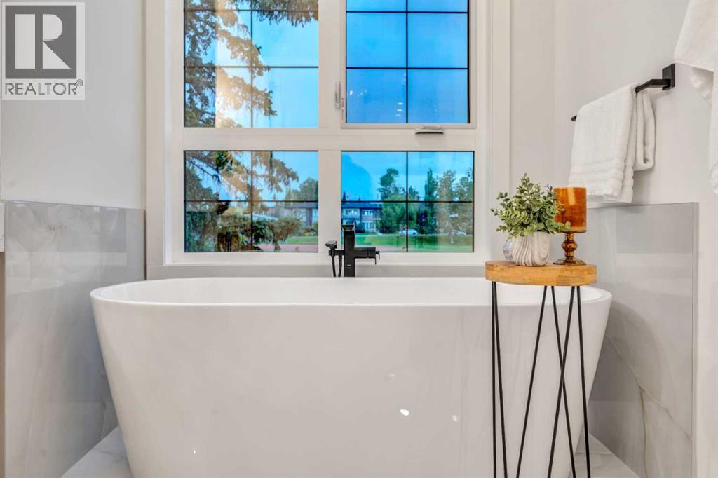Single Family House for Sale in   Street SW Killarney/Glengarry Calgary 