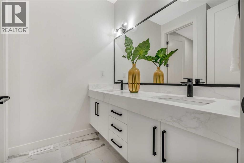 Single Family House for Sale in   Street SW Killarney/Glengarry Calgary 