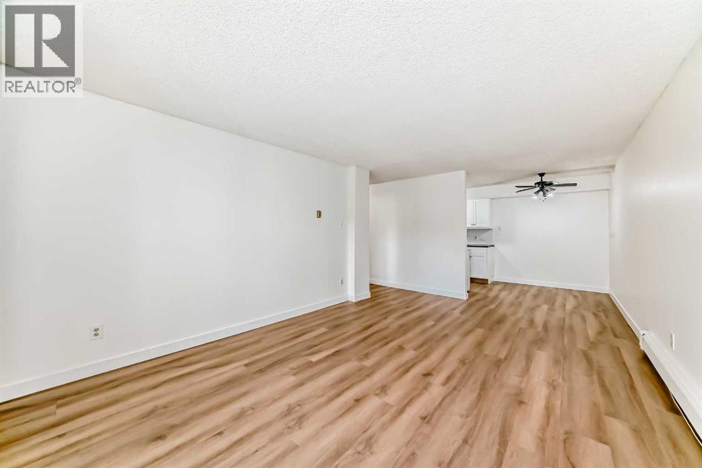 Single Family House for Sale in    Street NW Varsity Calgary 