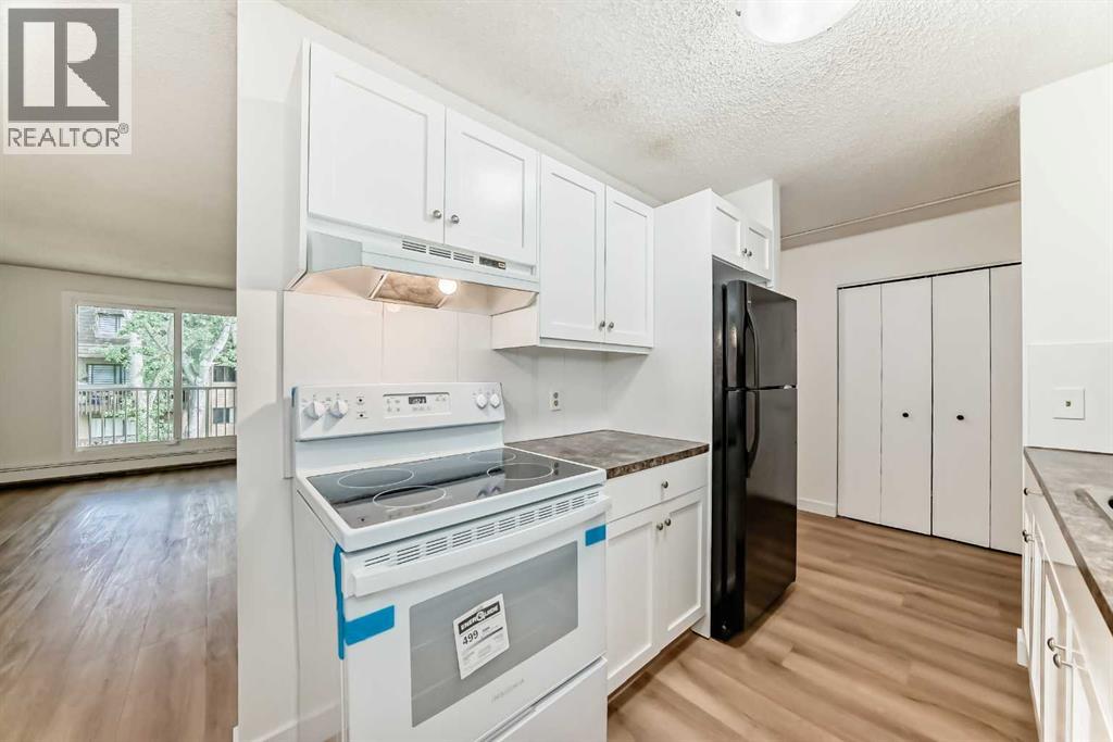 Single Family House for Sale in    Street NW Varsity Calgary 