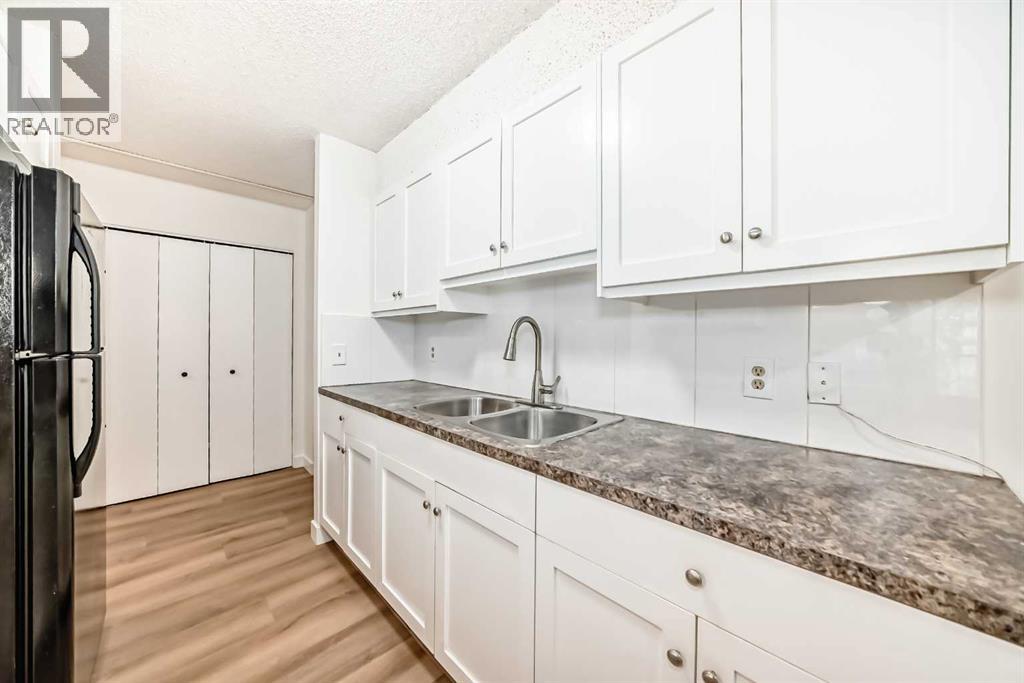 Single Family House for Sale in    Street NW Varsity Calgary 