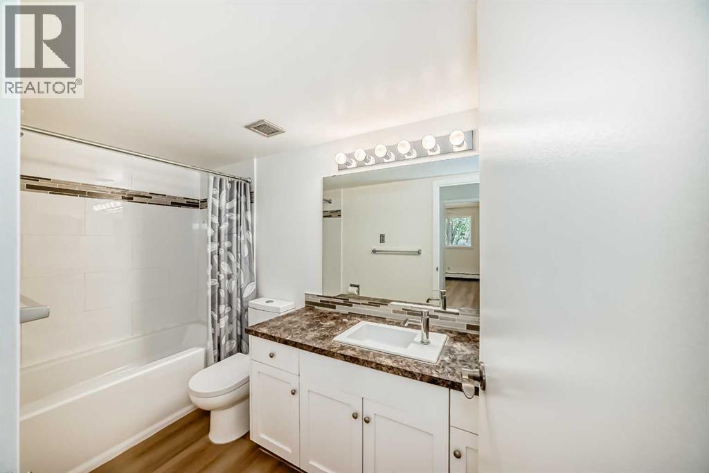 Single Family House for Sale in    Street NW Varsity Calgary 