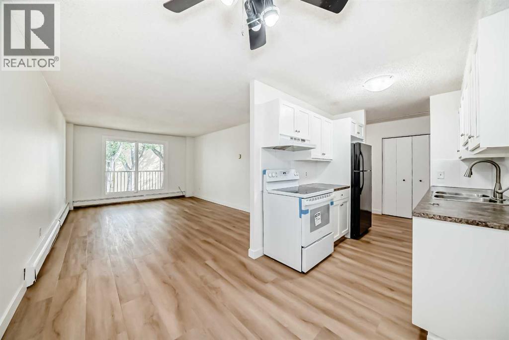 Single Family House for Sale in    Street NW Varsity Calgary 