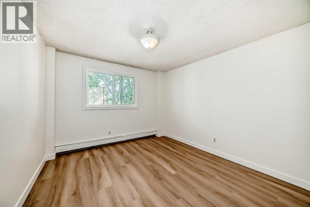 Single Family House for Sale in    Street NW Varsity Calgary 