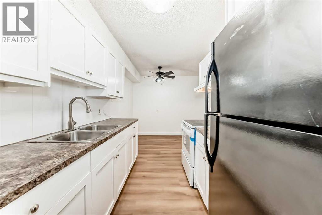 Single Family House for Sale in    Street NW Varsity Calgary 