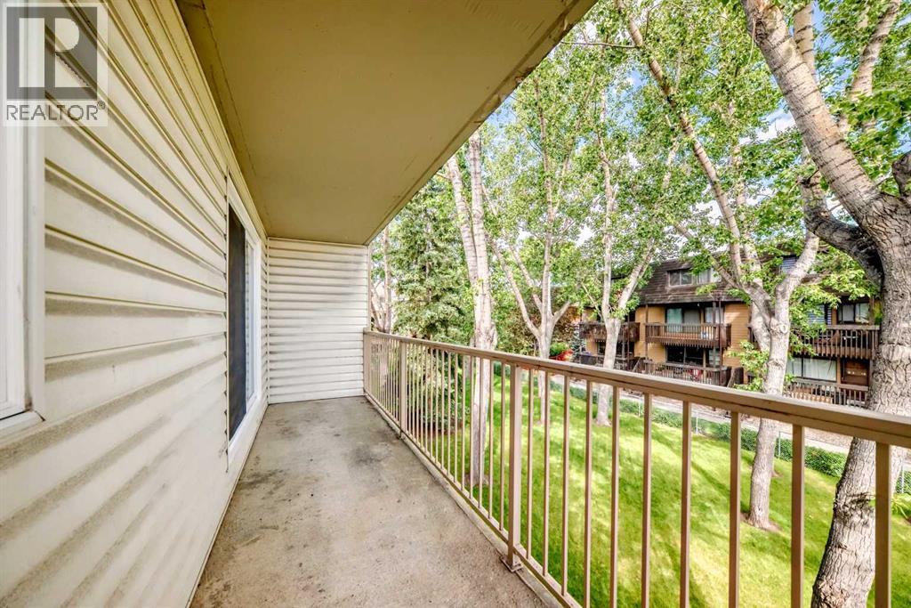 Single Family House for Sale in    Street NW Varsity Calgary 