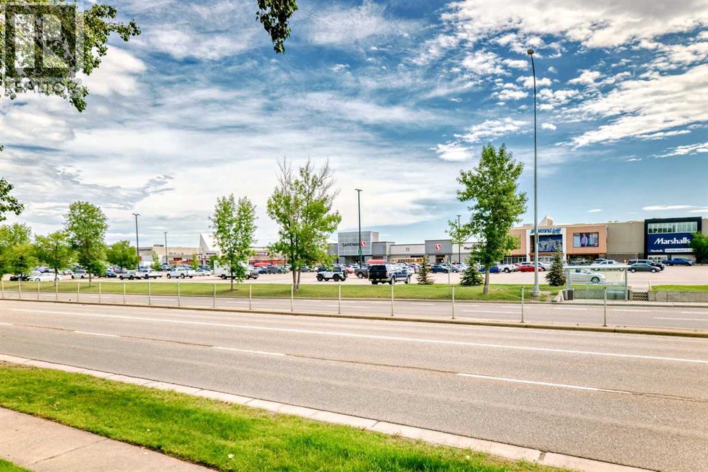 Single Family House for Sale in    Street NW Varsity Calgary 