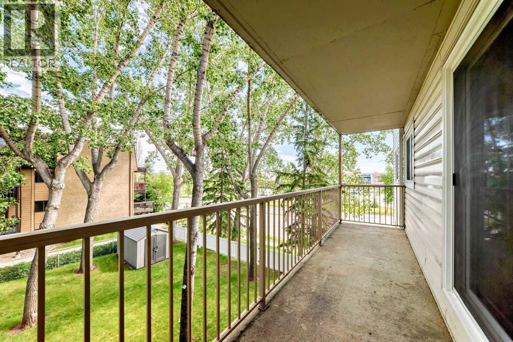 Single Family House for Sale in    Street NW Varsity Calgary 