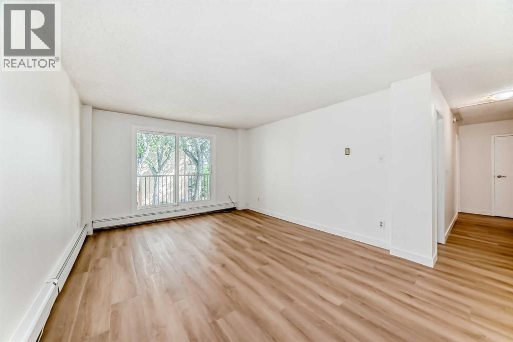 Single Family House for Sale in    Street NW Varsity Calgary 
