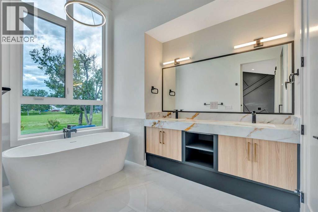 Single Family House for Sale in   Street SW Killarney/Glengarry Calgary 