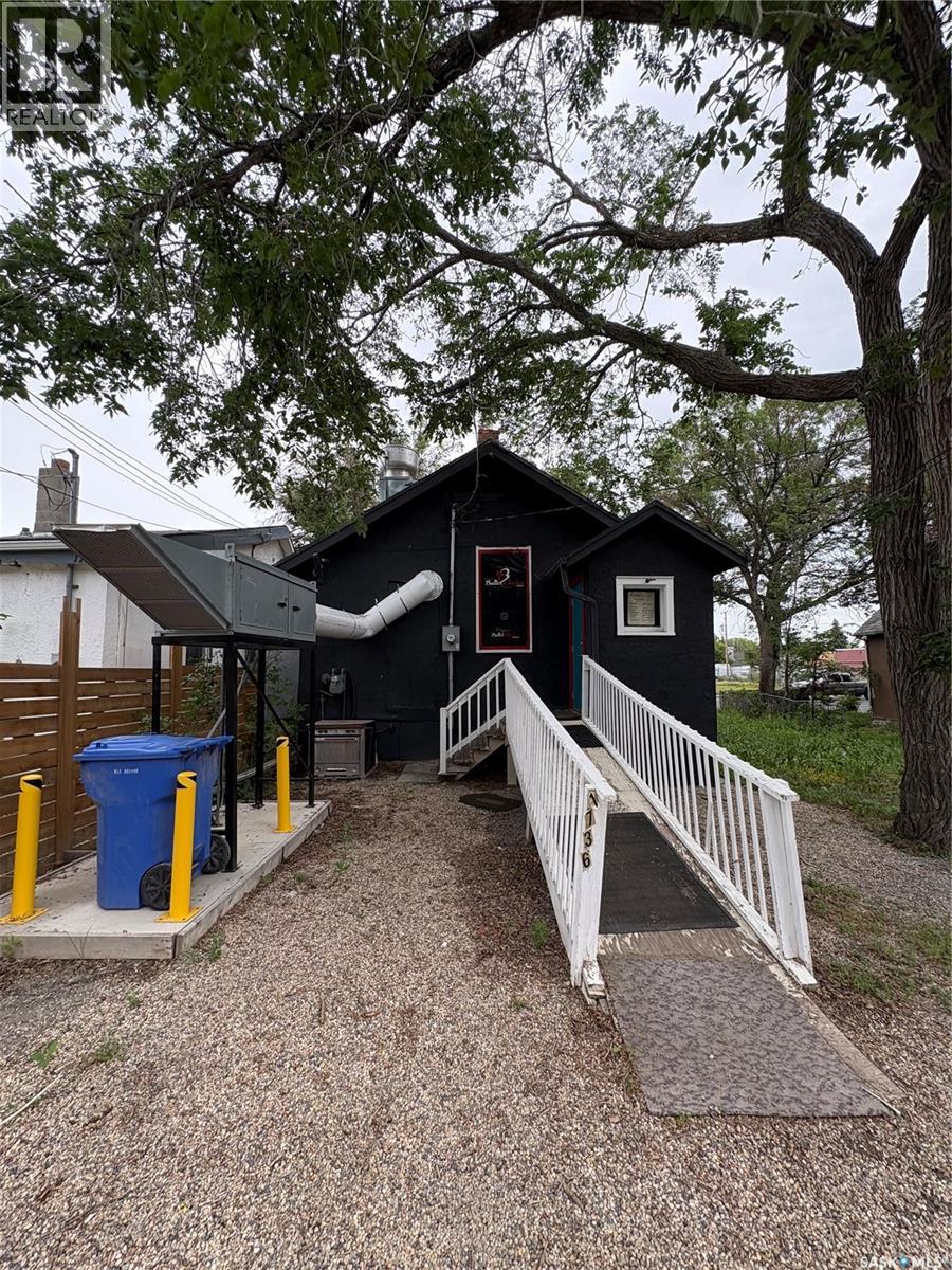Photo 12 of 1736 Winnipeg Street, Regina SK