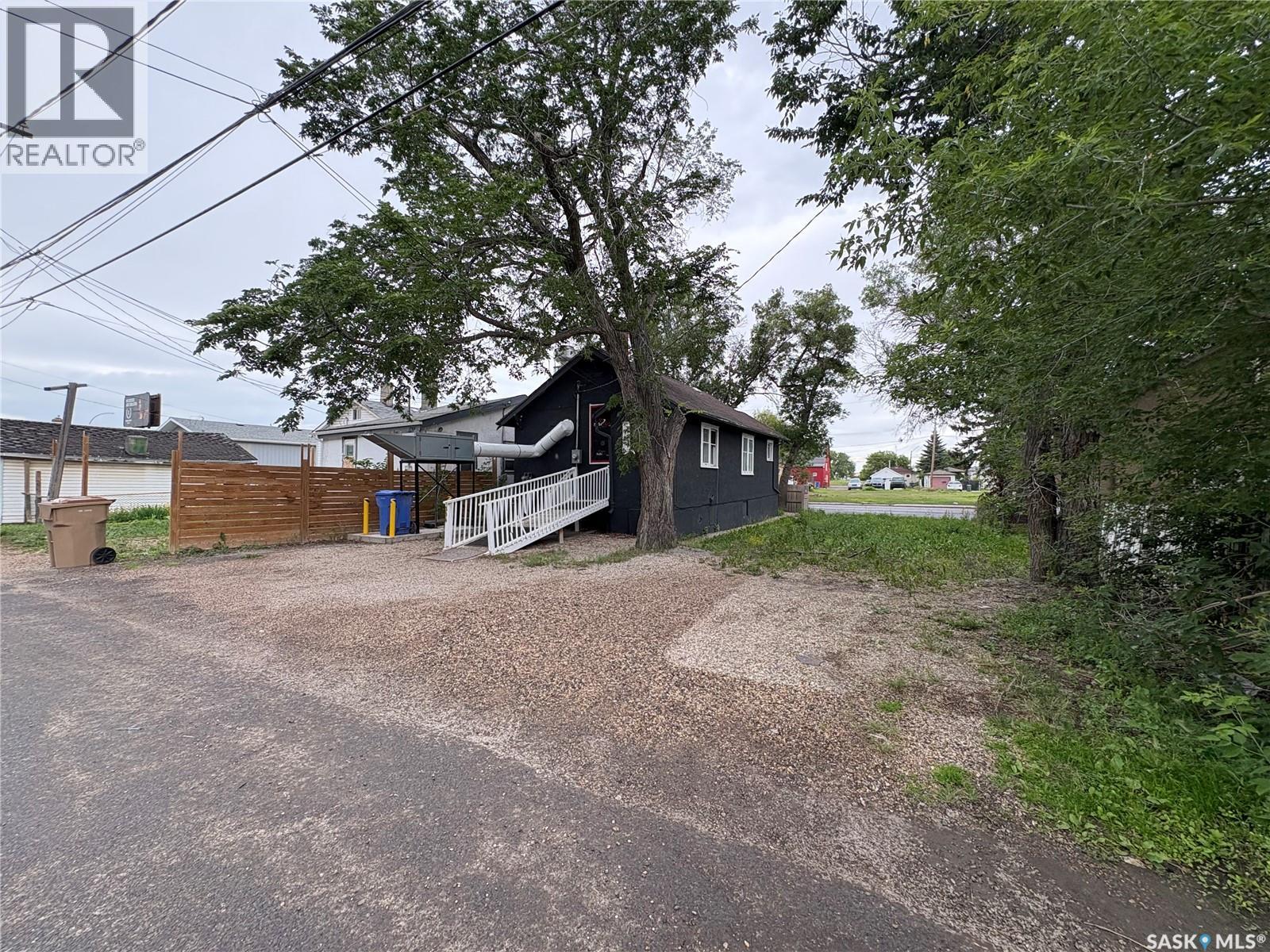 Photo 11 of 1736 Winnipeg Street, Regina SK