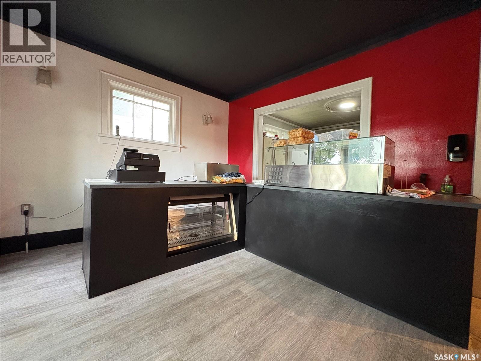 Photo 6 of 1736 Winnipeg Street, Regina SK