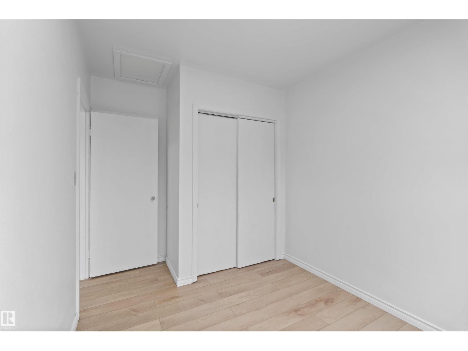 Photo 12 of 9268 85 St Nw, Edmonton AB