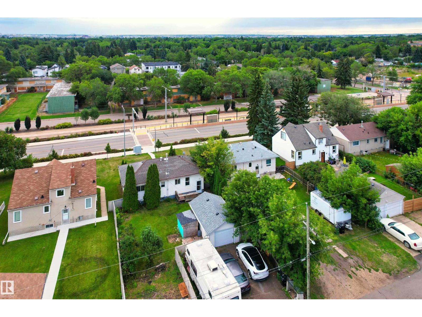 Photo 19 of 9268 85 St Nw, Edmonton AB