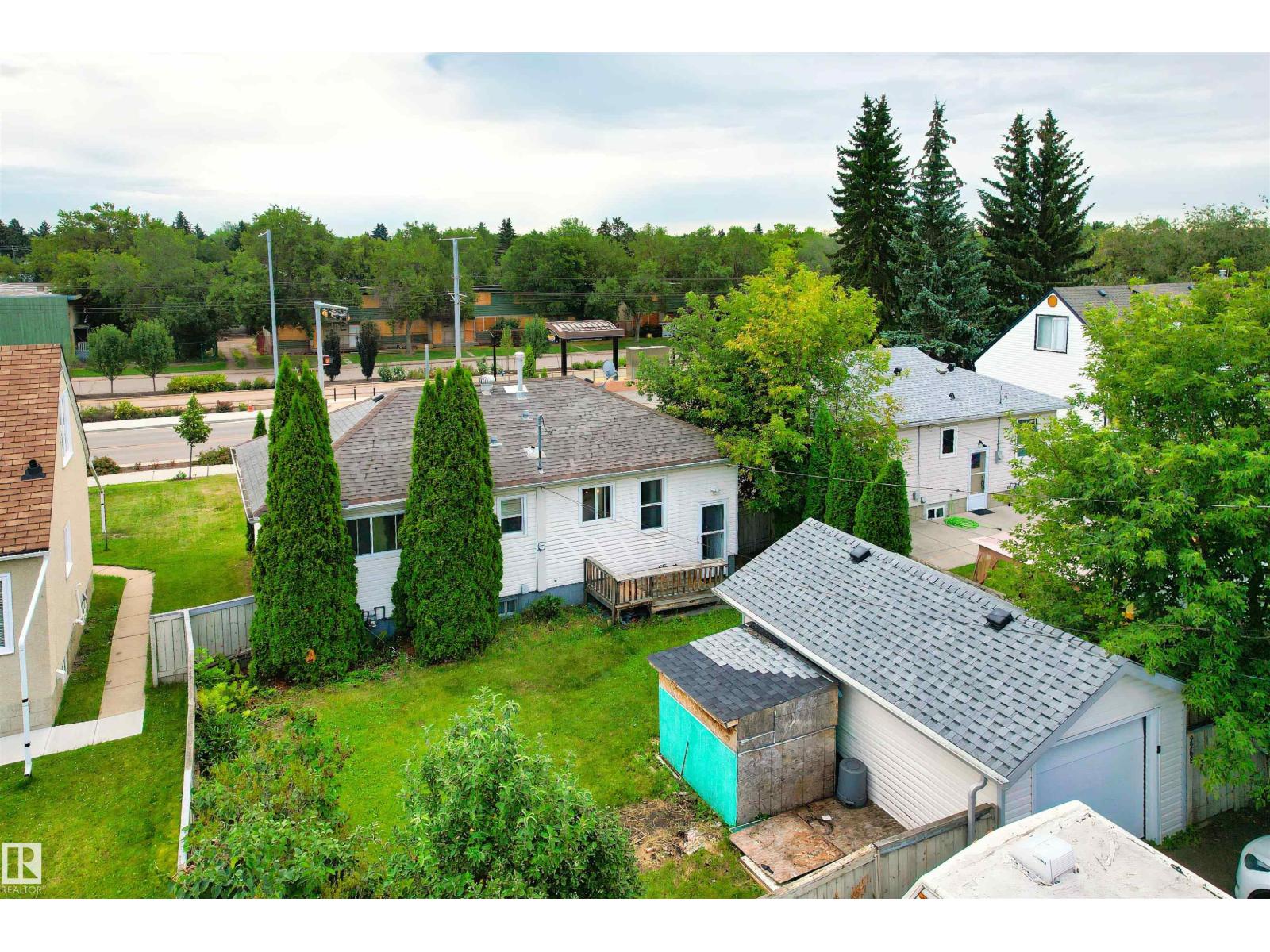 Photo 18 of 9268 85 St Nw, Edmonton AB