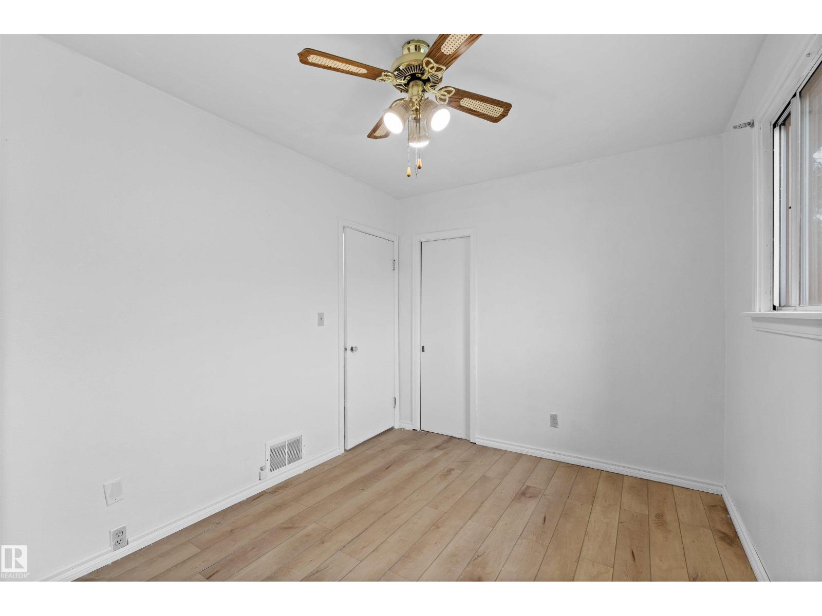 Photo 9 of 9268 85 St Nw, Edmonton AB