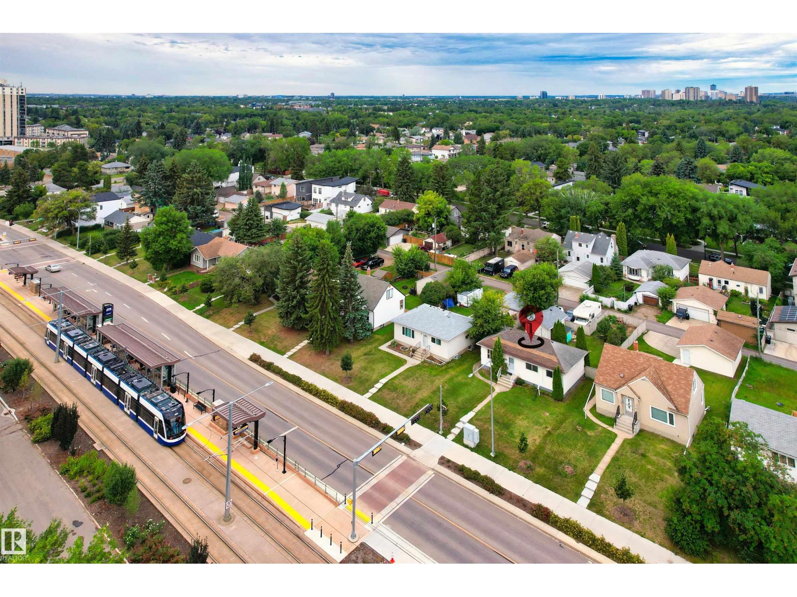 Photo 20 of 9268 85 St Nw, Edmonton AB
