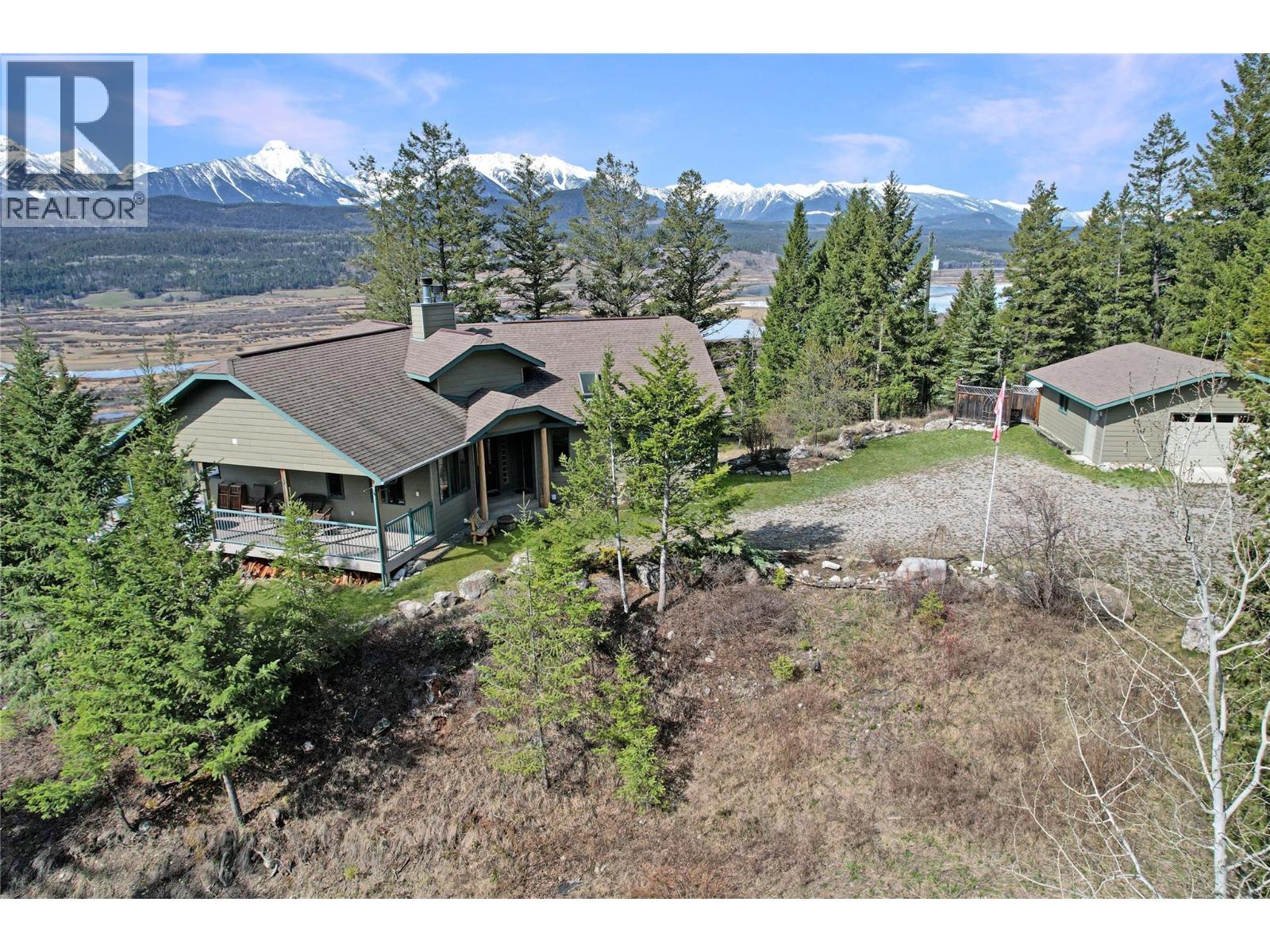 2360/2380 95 Highway, Spillimacheen