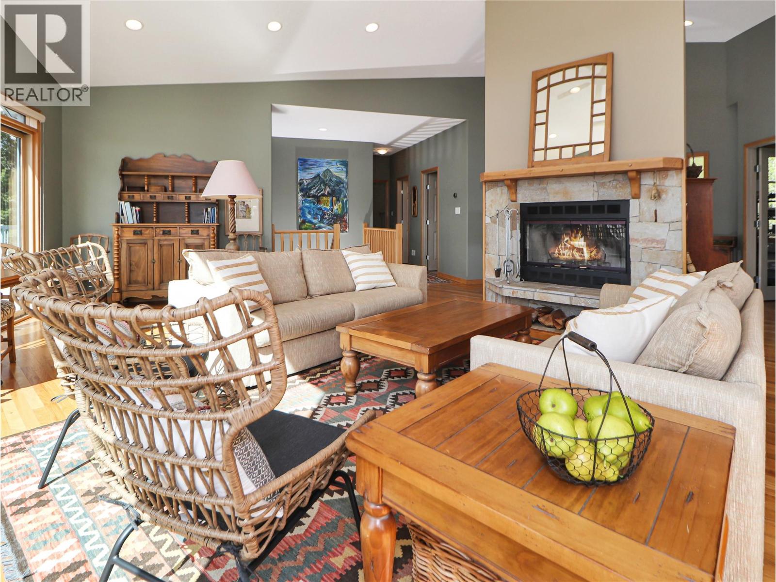 2360/2380 95 Highway, Spillimacheen