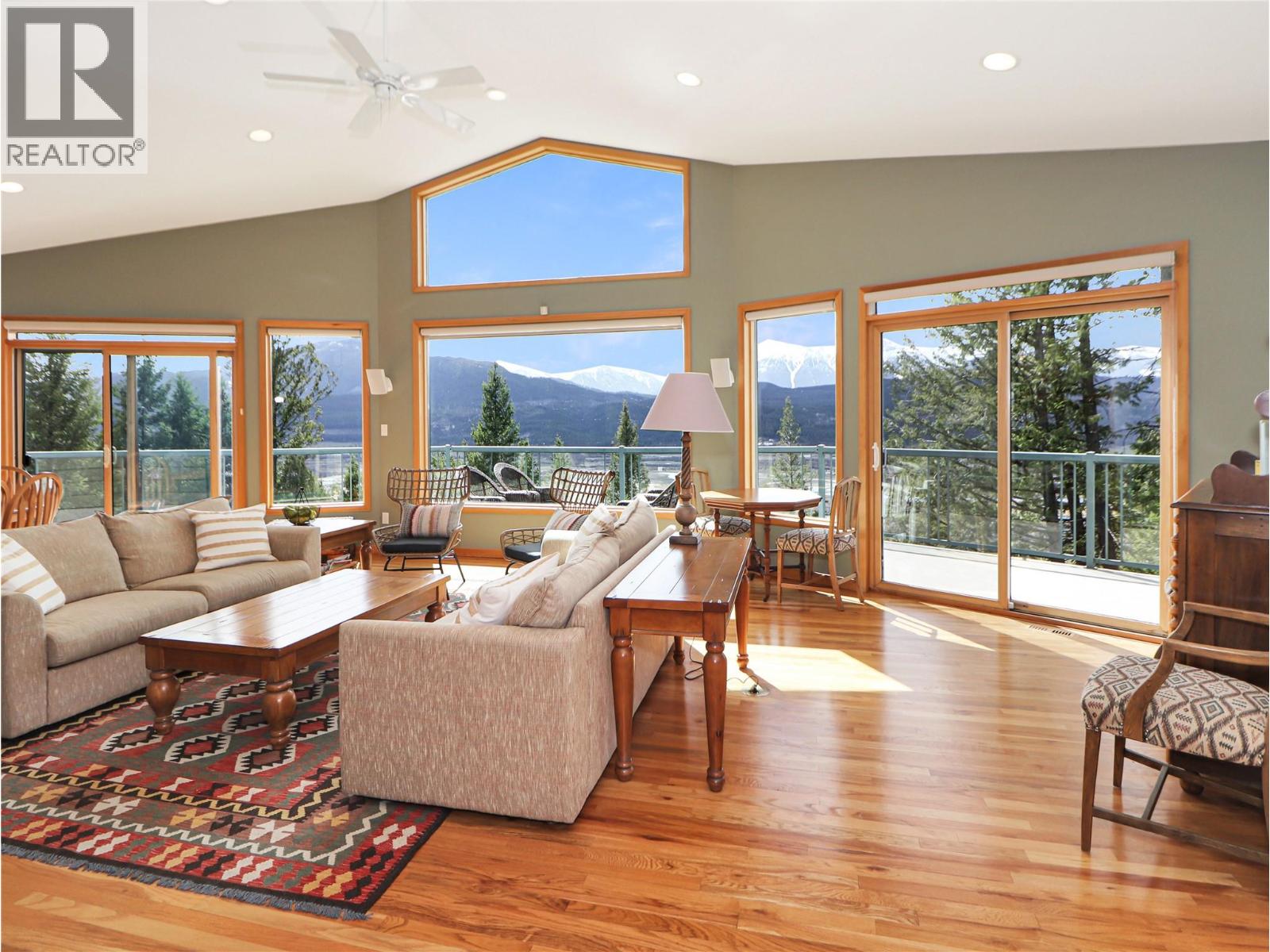 2360/2380 95 Highway, Spillimacheen