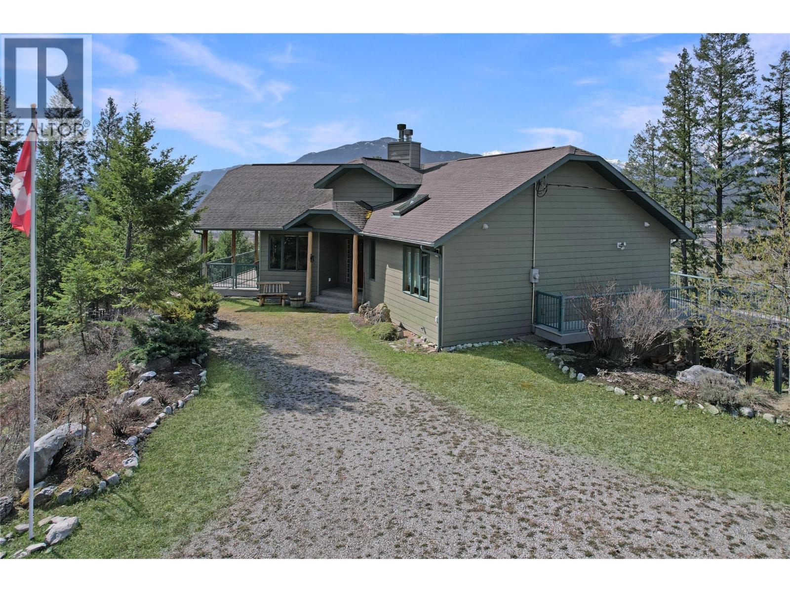 2360/2380 95 Highway, Spillimacheen