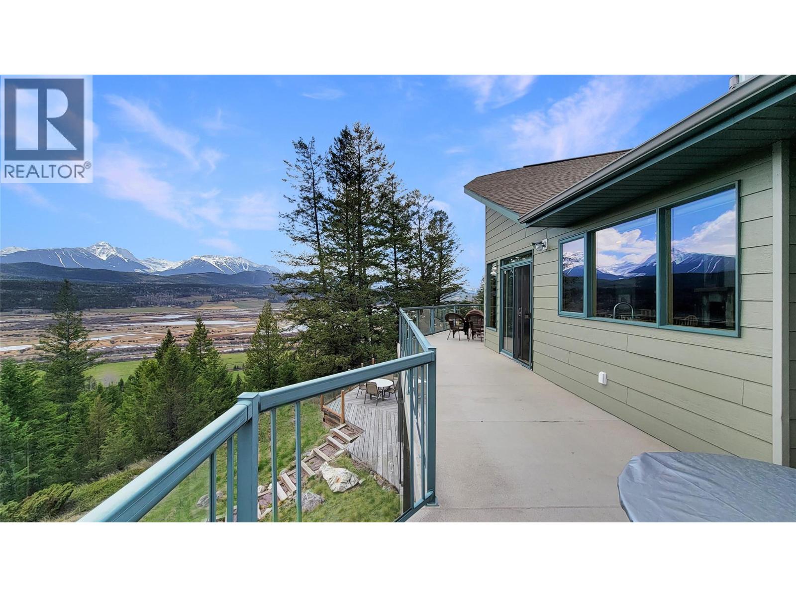 2360/2380 95 Highway, Spillimacheen