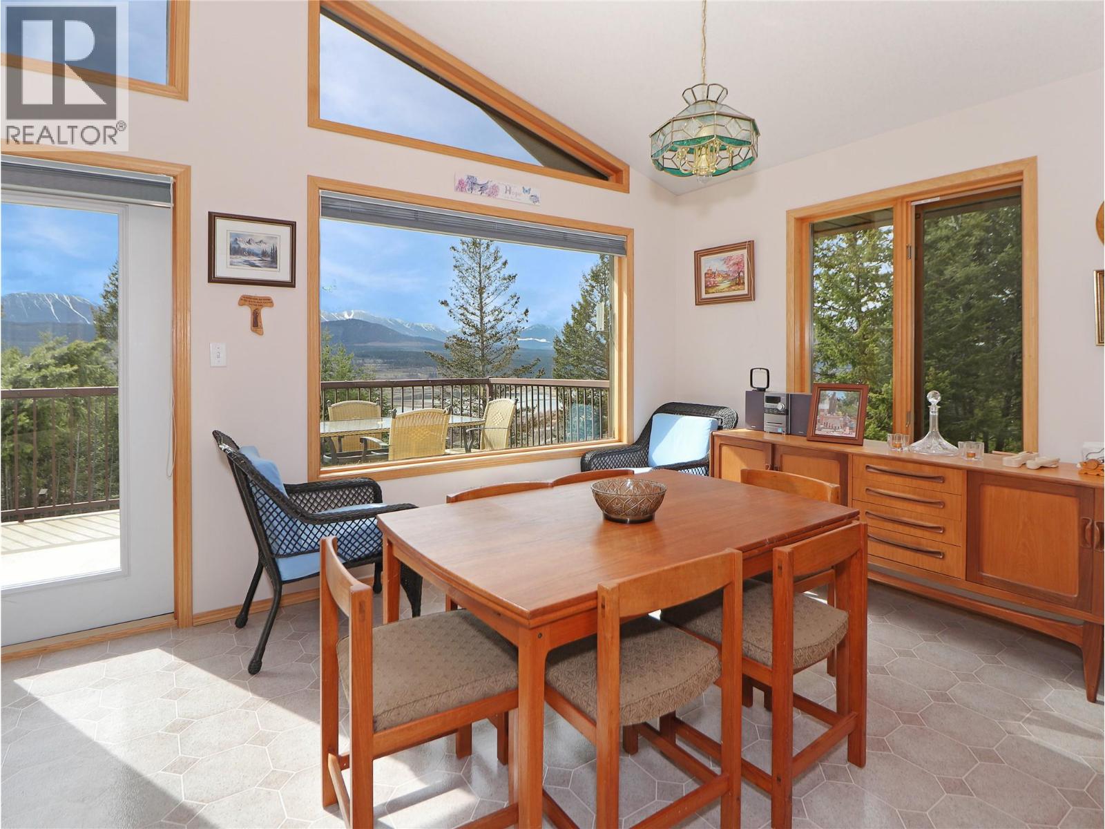 2360/2380 95 Highway, Spillimacheen