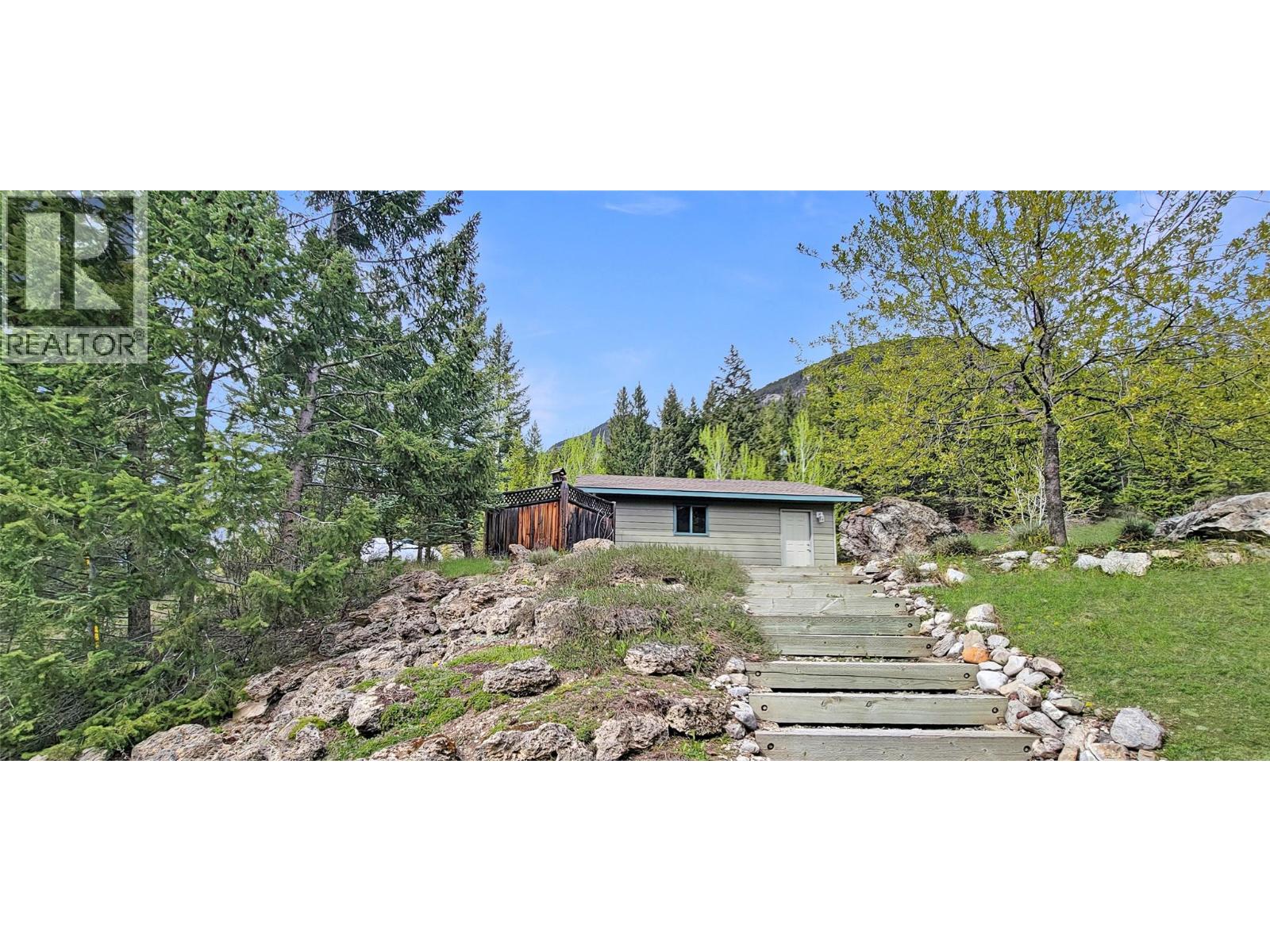 2360/2380 95 Highway, Spillimacheen